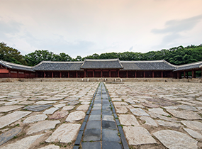  Храм Чонмё (Jongmyo Shrine)