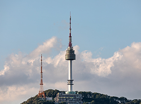 Сеульская башня Намсан (N Seoul Tower)