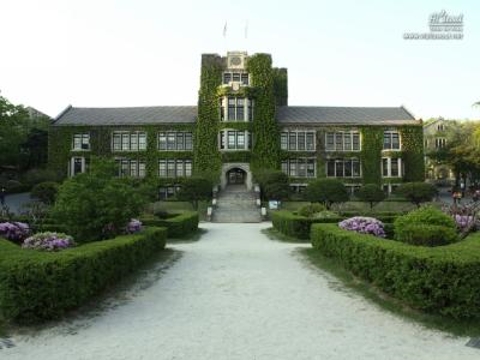 Кампус университета Ёнсе (A Look at Yonsei University's 3 Historic Halls)