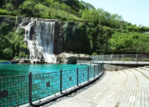 Парк водопада Ёнма (Yongma Falls Park)