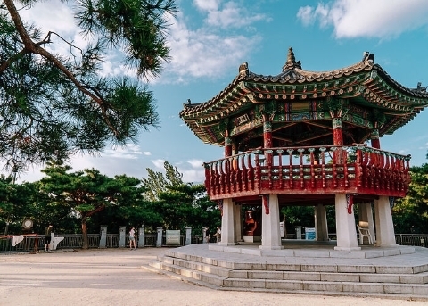 Павильон Пхальгакчон на горе Ынбонсан (Eungbongsan Mountain Palgakjeong Pavilion)